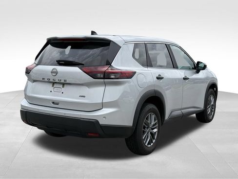 Used 2024 Nissan Rogue S AWD/4WD image 51