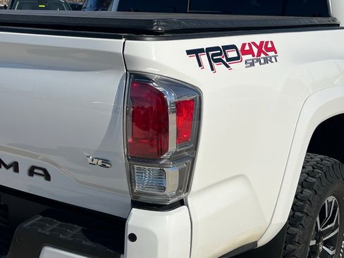 Used 2021 Toyota Tacoma TRD Sport w/ Technology Package image 14