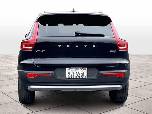 Used 2025 Volvo XC40 B5 Core w/ Protection Package Premier image 7