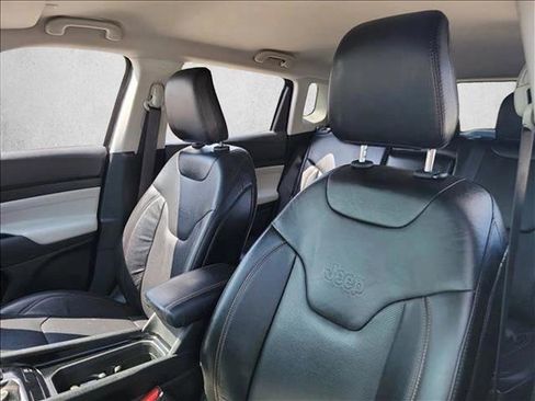 Used 2022 Jeep Compass Limited image 13