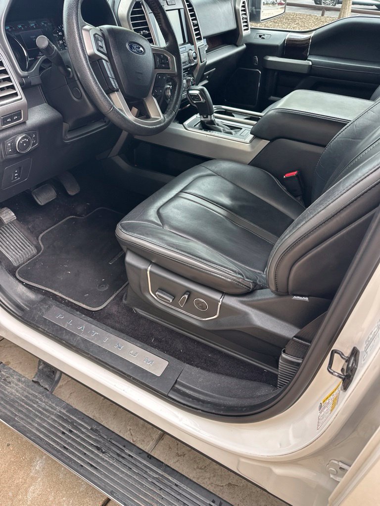 Used 2015 Ford F150 Platinum w/ Equipment Group 701A Luxury AWD/4WD image 9