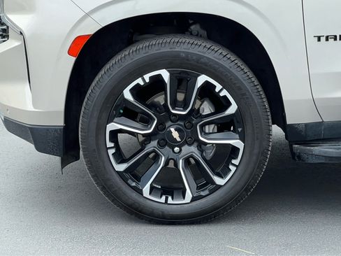 Used 2022 Chevrolet Tahoe LT w/ LT Signature Plus Package AWD/4WD image 13