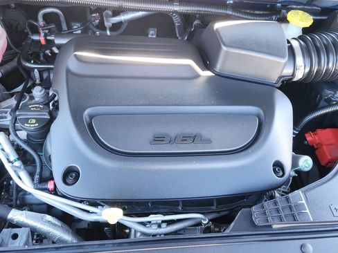 Used 2023 Chrysler Pacifica Pinnacle image 18