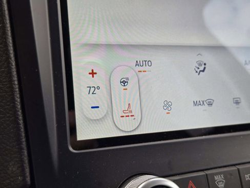 Used 2022 Ford Edge Titanium image 29