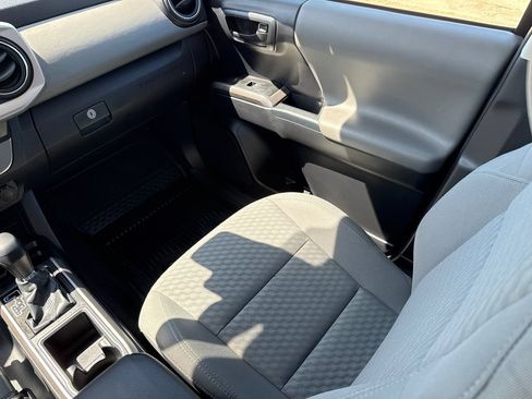Used 2021 Toyota Tacoma SR5 RWD image 16