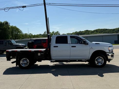 Used 2024 RAM 2500 Tradesman w/ Chrome Appearance Group AWD/4WD image 15