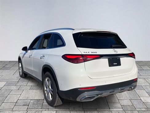 Used 2025 Mercedes-Benz GLC 300 image 5