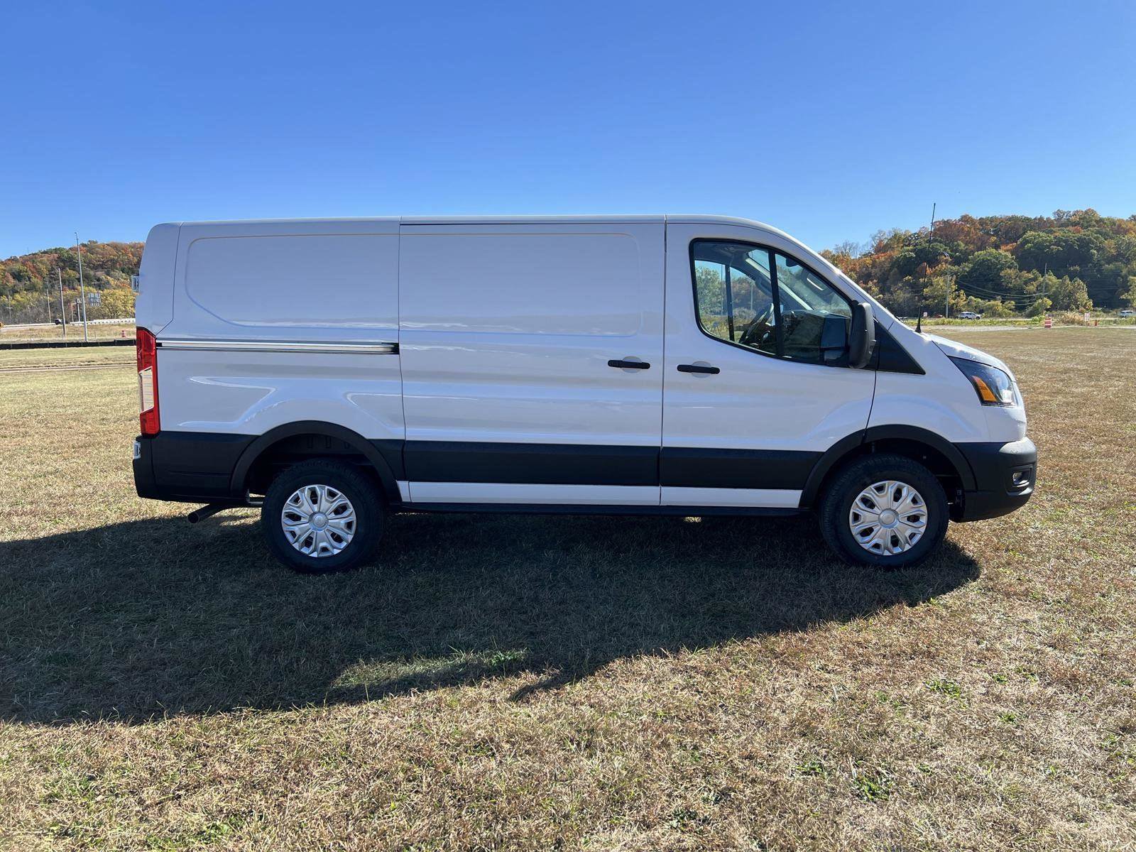 Used 2024 Ford Transit 350 Low Roof w/ Exterior Upgrade Package RWD image 5