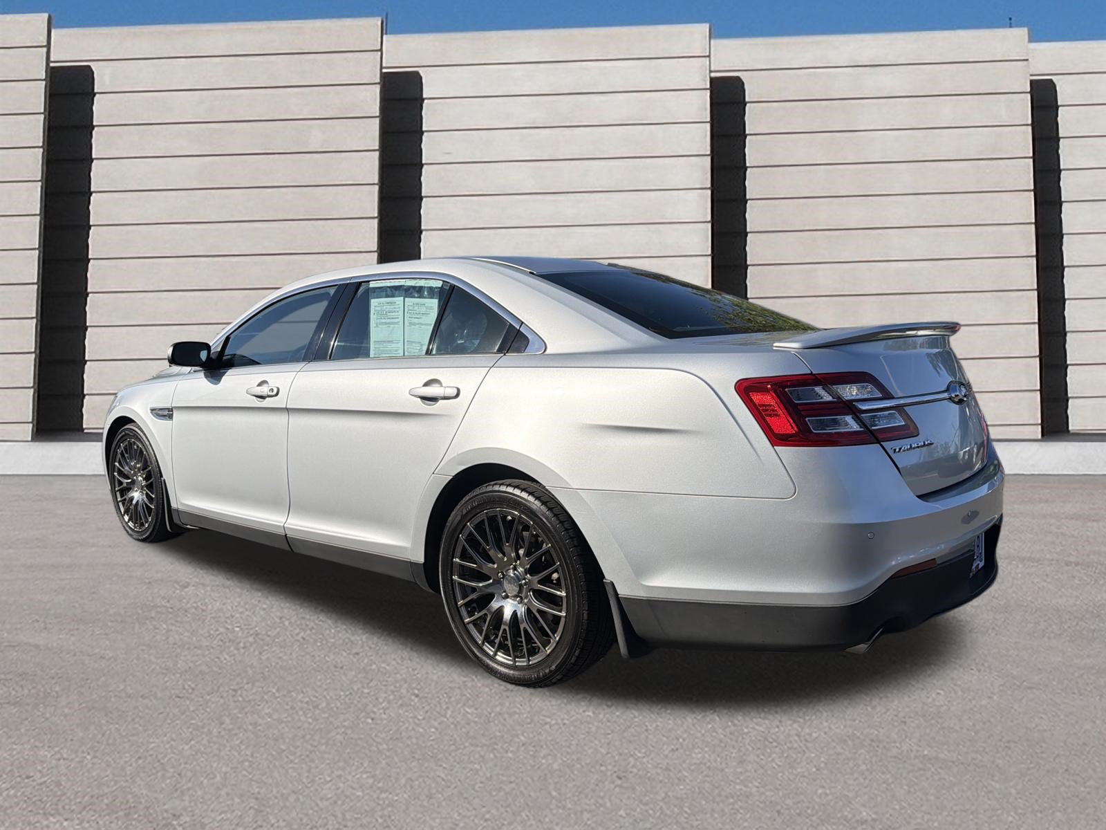 Used 2015 Ford Taurus Limited w/ Equipment Group 301A FWD image 3