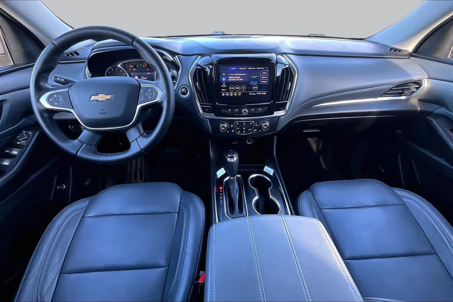 Used 2020 Chevrolet Traverse LT w/ LT Premium Package FWD image 13