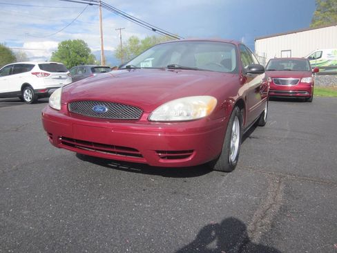 Used 2005 Ford Taurus SE image 32