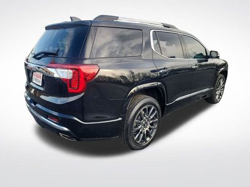 Used 2022 GMC Acadia Denali w/ Black Diamond Edition image 5