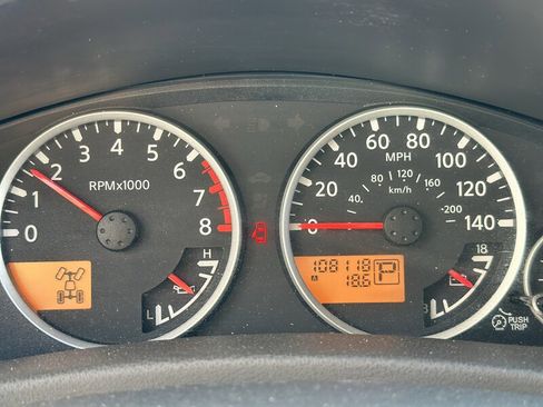 Used 2008 Nissan Pathfinder SE image 19