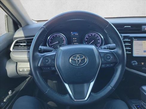 Used 2020 Toyota Camry SE image 19