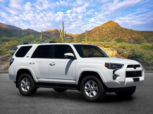 Used 2024 Toyota 4Runner SR5 Premium w/ Moonroof Package AWD/4WD image 2