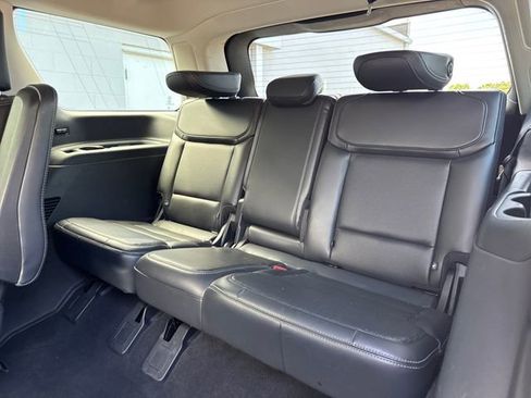 Used 2025 Ford Expedition Platinum AWD/4WD image 12