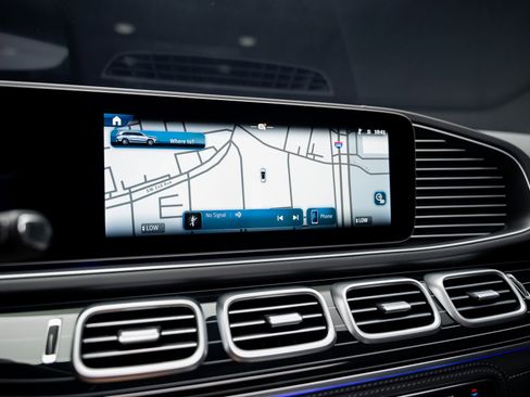 Used 2025 Mercedes-Benz GLS 63 AMG 4MATIC image 54