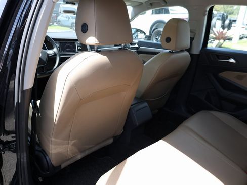 Used 2019 Volkswagen Jetta SE image 16