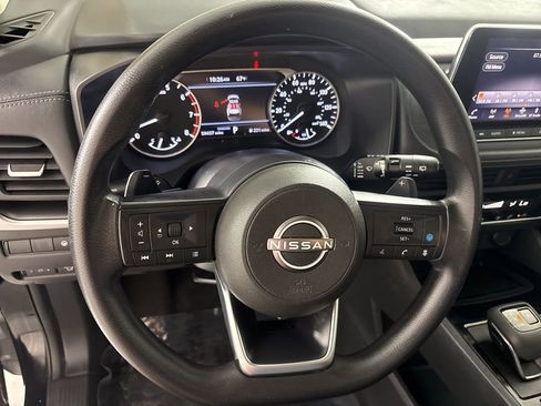 Used 2024 Nissan Rogue SV FWD image 22