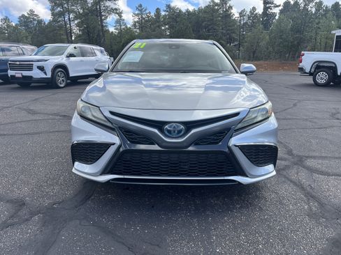 Used 2021 Toyota Camry XSE image 4