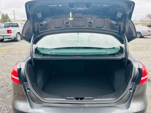 Used 2018 Ford Focus S image 12