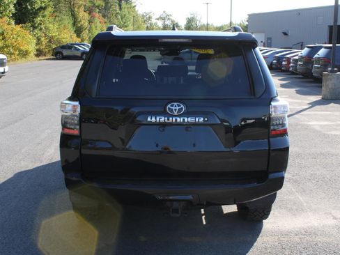 Certified 2020 Toyota 4Runner SR5 image 6