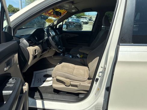 Used 2018 Honda Pilot LX image 15