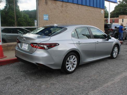 Used 2022 Toyota Camry LE FWD image 4