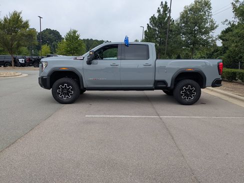 Used 2024 GMC Sierra 2500 AT4X AWD/4WD image 7