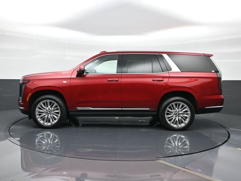 Used 2025 Cadillac Escalade Premium Luxury AWD/4WD image 4
