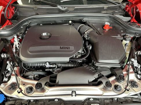 Certified 2025 MINI Cooper 2-Door Hardtop image 9