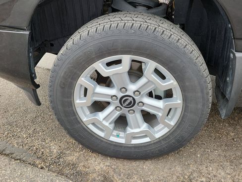 Used 2024 Nissan Titan SV w/ SV Convenience Package image 7