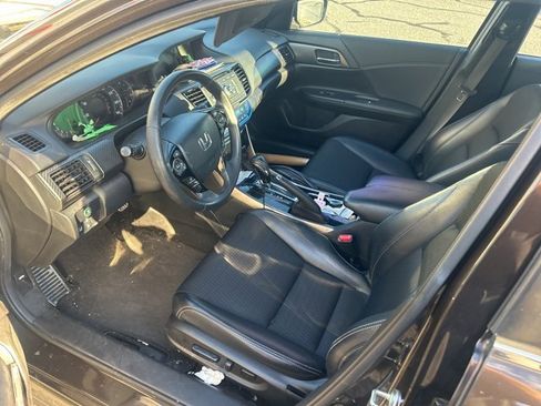 Used 2017 Honda Accord Sport image 2