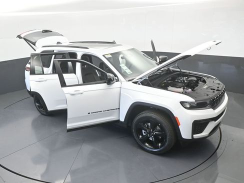 New 2026 Jeep Grand Cherokee Limited w/ Limited Altitude Package RWD image 65
