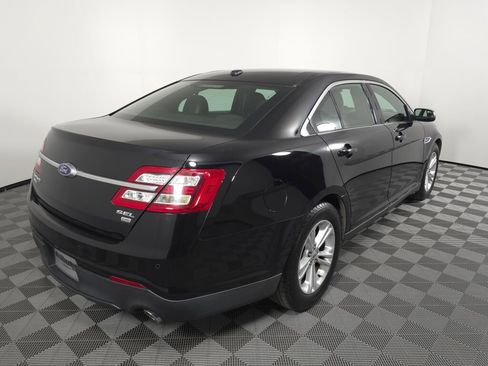 Used 2019 Ford Taurus SEL image 2