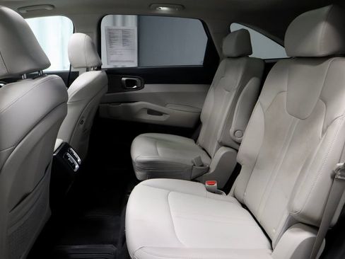 Used 2023 Kia Sorento EX w/ Panoramic Sunroof Package FWD image 23