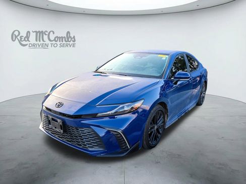 Used 2025 Toyota Camry SE w/ Convenience Package FWD image 1