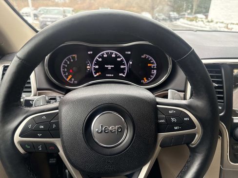 Used 2017 Jeep Grand Cherokee Limited image 28