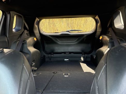 Used 2024 Jeep Compass Limited image 17