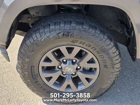 Used 2022 Toyota Tacoma SR5 AWD/4WD image 17