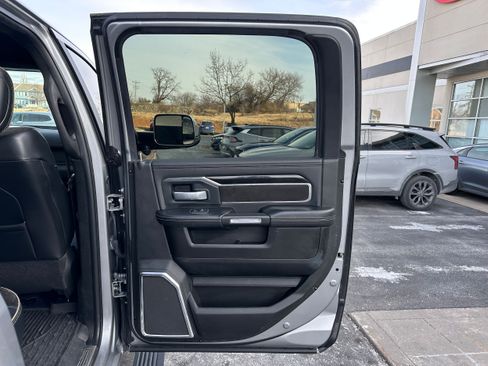 Used 2019 RAM 3500 Laramie image 19