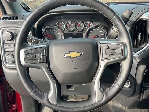 Used 2021 Chevrolet Silverado 1500 LT image 14
