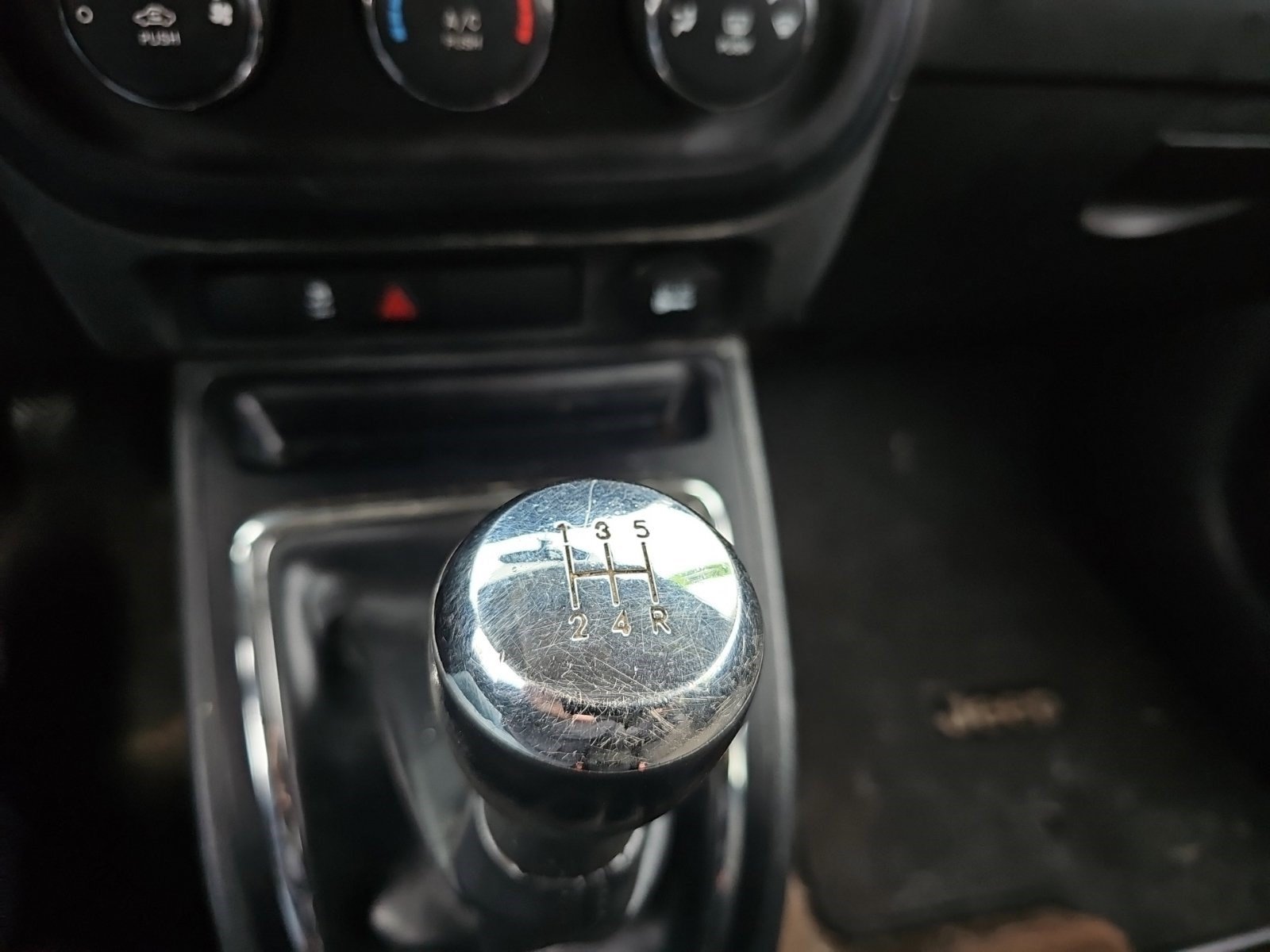 Used 2014 Jeep Patriot Sport FWD image 17