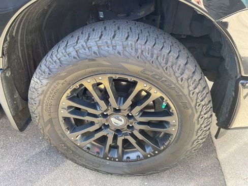 Used 2019 Nissan Titan SL w/ Midnight Edition AWD/4WD image 6