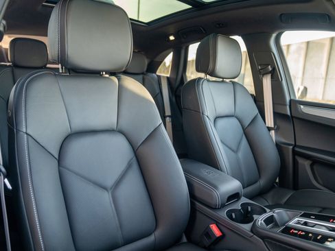 New 2026 Porsche Macan AWD/4WD image 27