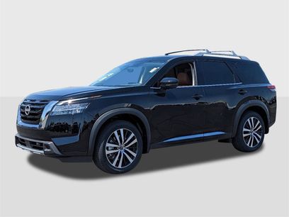 New 2025 Nissan Pathfinder Platinum w/ Cargo Package