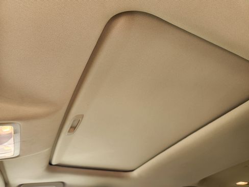 Used 2018 Toyota Highlander XLE image 32