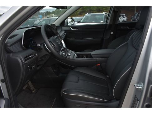 Used 2023 Hyundai Palisade Limited image 11