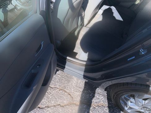 Used 2024 Hyundai Elantra SEL image 11