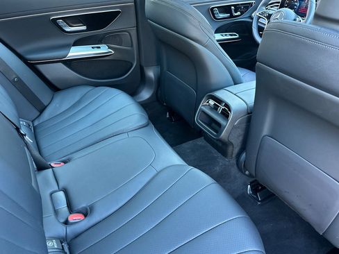 Used 2025 Mercedes-Benz E 350 Sedan image 31